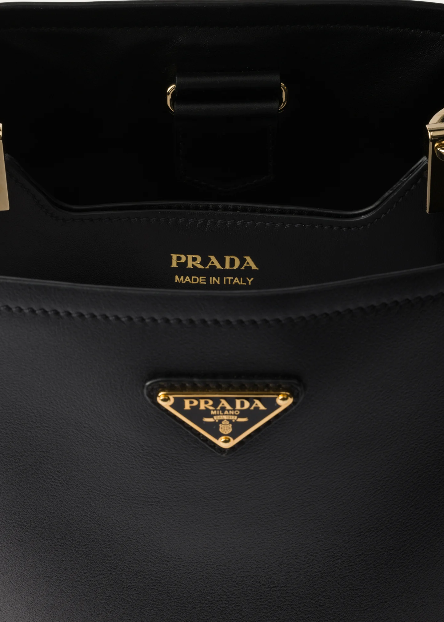 Medium Bucket Leather Shoulder Bag