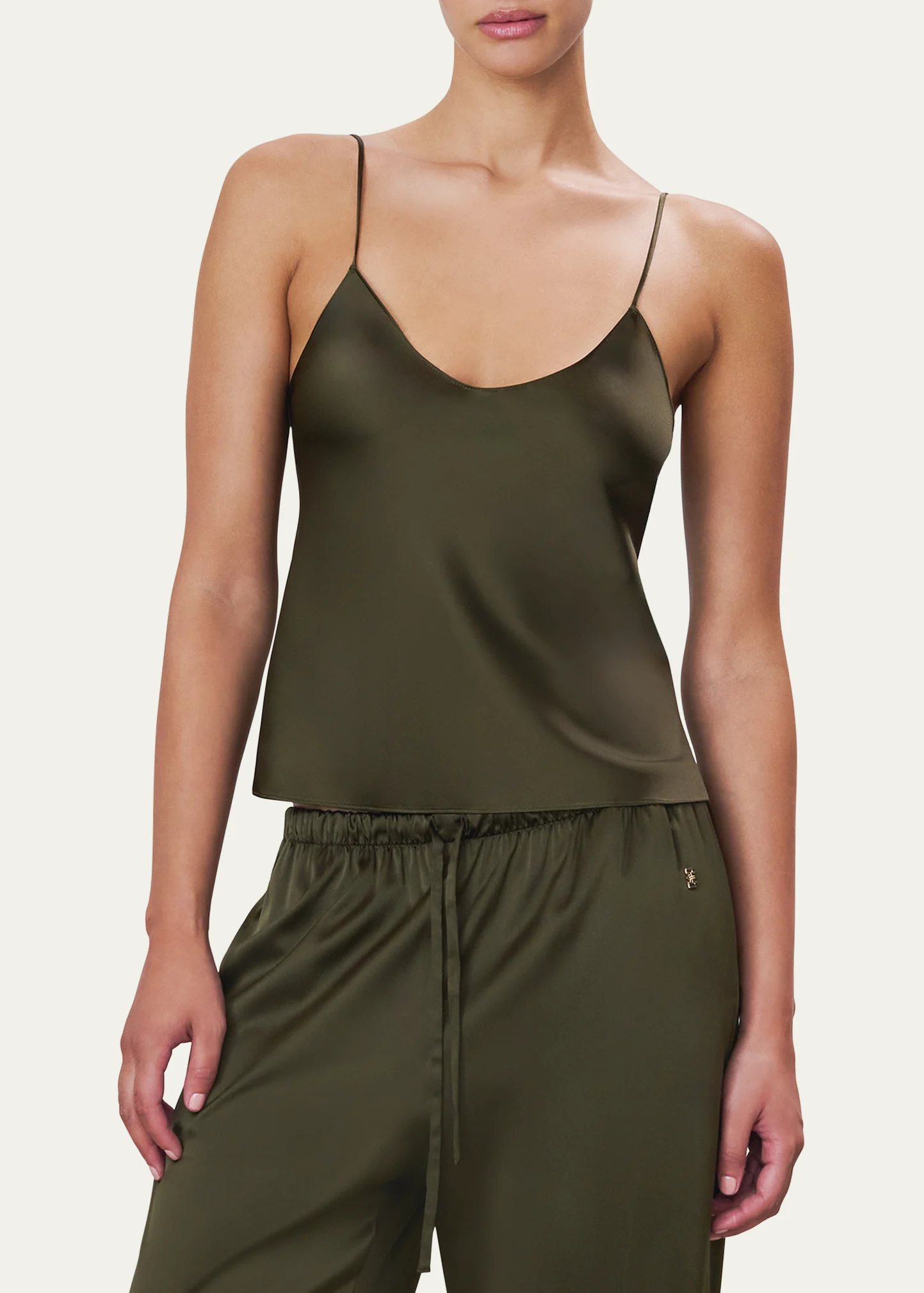 Mila V-Neck Tank op 5 Mila V-Neck Tank op