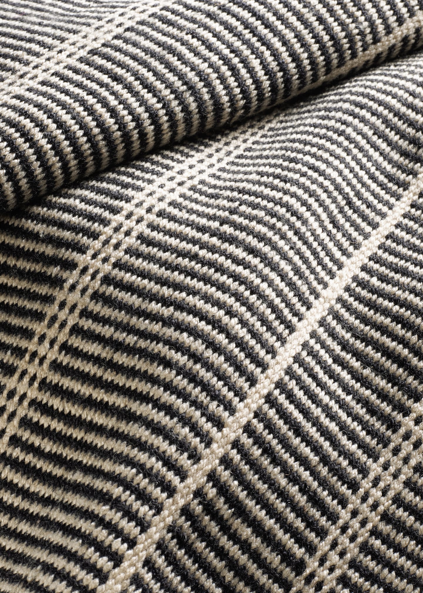 Samson Black Handwoven Indoor/Outdoor Rug, 9' x 12'