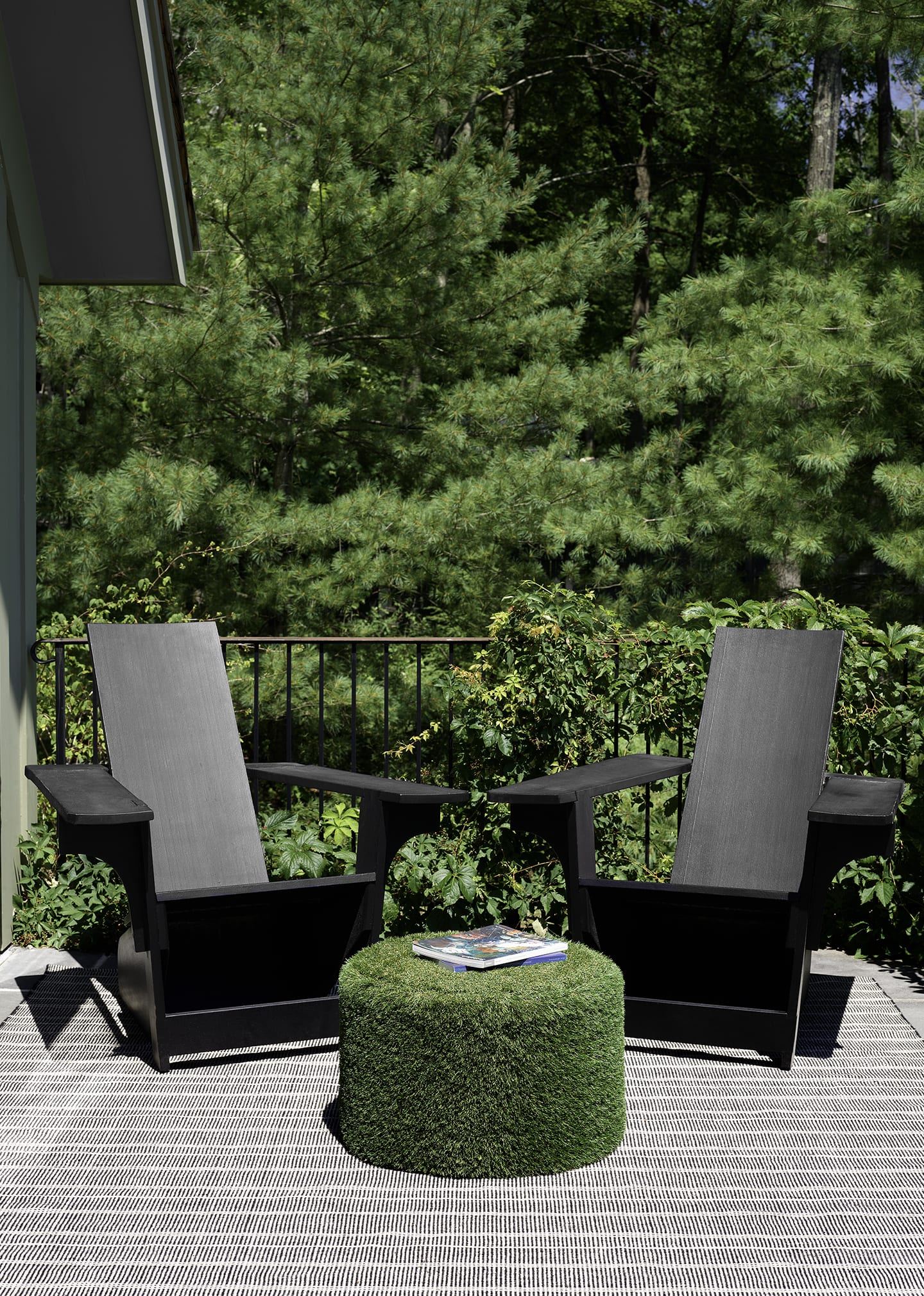 Samson Black Handwoven Indoor/Outdoor Rug, 9' x 12'