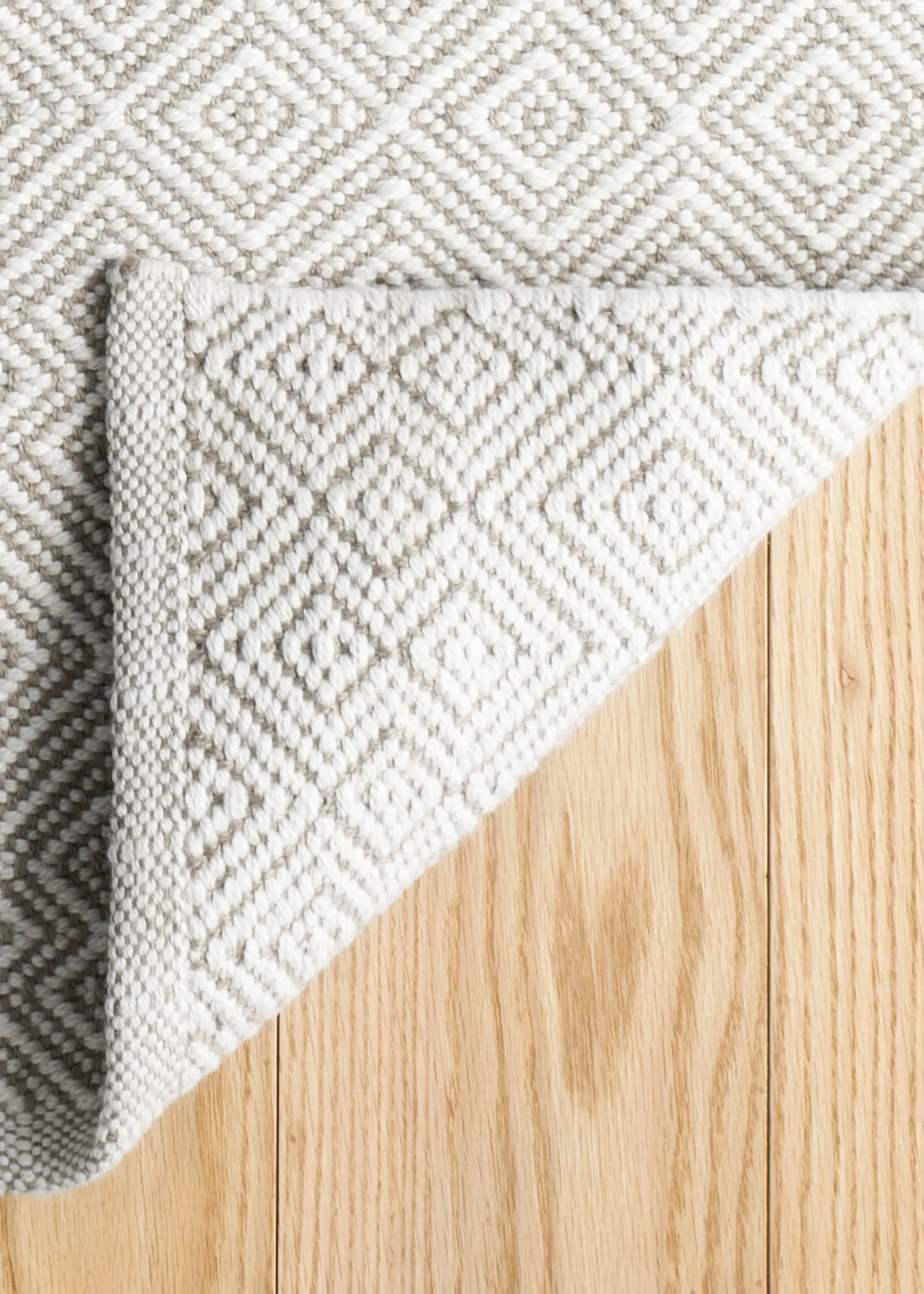 Annabelle Grey Handwoven Indoor/Outdoor Rug, 6' x 9'