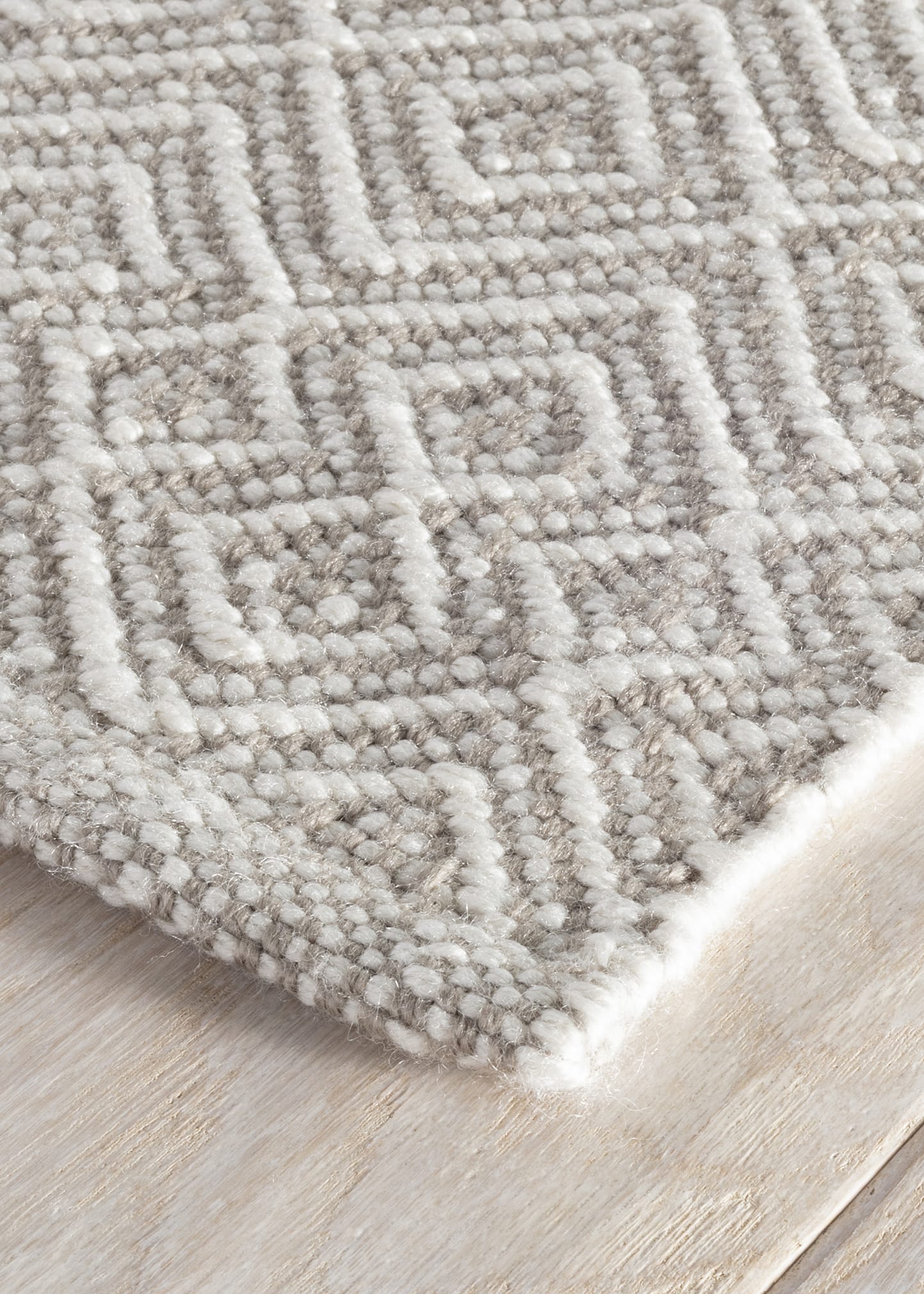 Annabelle Grey Handwoven Indoor/Outdoor Rug, 6' x 9'