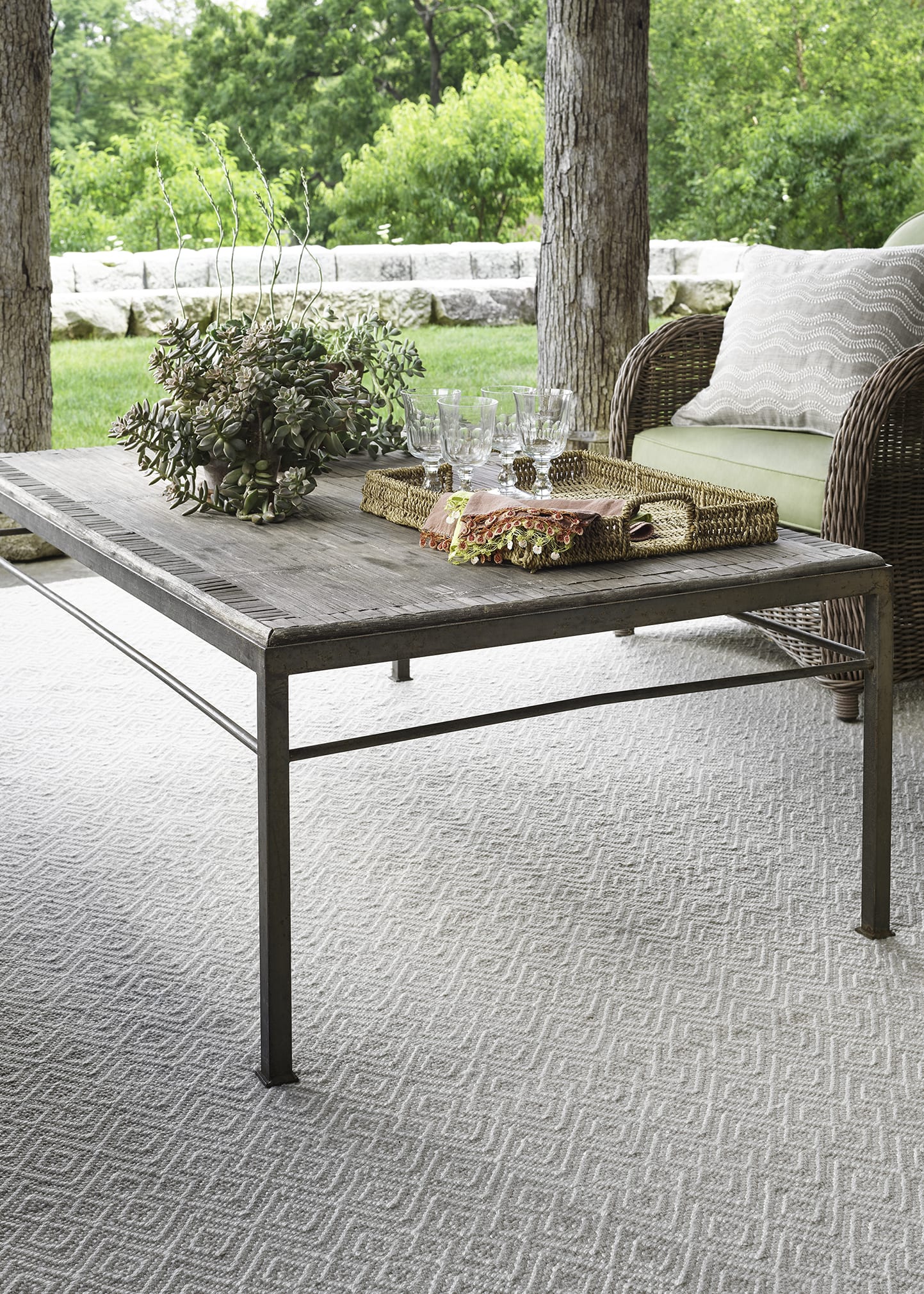 Annabelle Grey Handwoven Indoor/Outdoor Rug, 6' x 9'